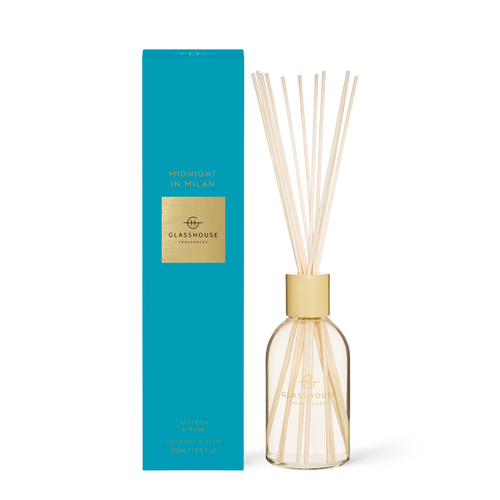 Glasshouse Fragrance Midnight in Milan Diffuser SAFFRON & ROSE 250mL Fragrance Diffuser A clever flameless scent solution for uninterrupted ambience. FRAGRANCE Top Notes: Saffron Middle Notes: Rose Base Notes: Moss, Dry Amber, Musk. Rosies Gifts, Mosgiel, Dunedin