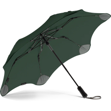 Compact, convenient & collapsible, the BLUNT Metro umbrella is perfect. With 100cm coverage, the Metro is perfectly sized to give you coverage while not taking up too much street space. Rosies Gifts, Mosgiel, Dunedin for quality birthday, wedding, anniversary gifts.