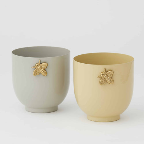BEE PLANTER POT – Sage or Honey Achieve a clean modern look with the aluminium Bee Planter Pot. Featuring a glossy finish with a gorgeous gold bee motif. Rosies Gifts, Mosgiel, Dunedin.