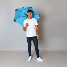 Compact, convenient & collapsible, the BLUNT Metro Umbrella is perfect for the urban dweller. With 100cm coverage, the Metro is perfectly sized to give you coverage while not taking up too much street space. Rosies Gifts, Mosgiel, Dunedin for quality gifts for anniversary, birthday, wedding and more.