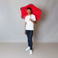 Compact, convenient & collapsible, the BLUNT Metro umbrella is perfect. With 100cm coverage, the Metro is perfectly sized to give you coverage while not taking up too much street space. Rosies Gifts, Mosgiel, Dunedin for quality birthday, wedding, anniversary gifts.