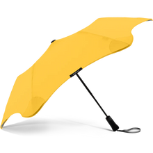 Compact, convenient & collapsible, the BLUNT Metro umbrella is perfect. With 100cm coverage, the Metro is perfectly sized to give you coverage while not taking up too much street space. Rosies Gifts, Mosgiel, Dunedin for quality birthday, wedding, anniversary gifts.
