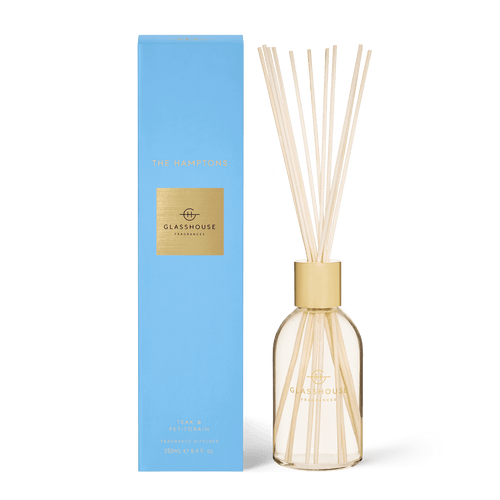Glasshouse Fragrances - The Hamptons, Rosies Mosgiel, Dunedin TEAK & PETITGRAIN 250mL Diffuser. Inspired by the coastal escape, sense sunshine, soft cashmere & expensive gin. Fragrance: Top Note: Juniper berry, Green Cognac, Petitgrain Middle Note: Lemon Verbena, Iris, Fig Base Note: Ambergris, Teak, White Patchouli