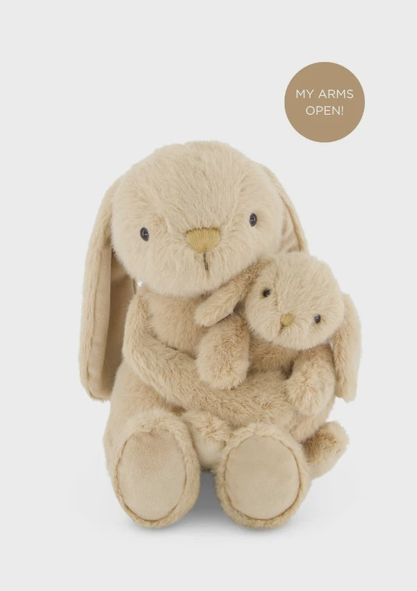 Frankie Hugging Bunny - Caramel