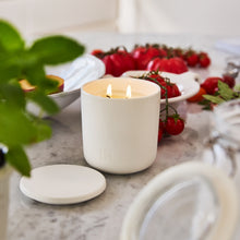 300g Candle - Amber & Sandalwood