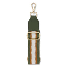 AHI Belt Bag Designed in textured vegan leather with a stunning interior satin lining featuring FLOX's distinctive artwork. This bag comes with two interchangeable straps and is inspired by the rich earthy tones of our land. 