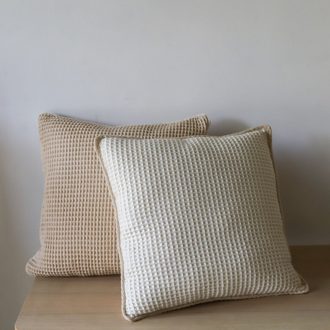 AKIIKO - PIQUE WAFFLE CUSHION COVER WITH EDGING Detailed Description INTRODUCING OUR “AKIIKO” RANGE. THE PIQUE WAFFLE CUSHION COVER WITH EDGING IS A STYLISH AND TEXTURED ADDITION TO YOUR HOME DECOR. COLOUR: NATURAL MATERIAL: COTTON Size (LxWxH): 550x550