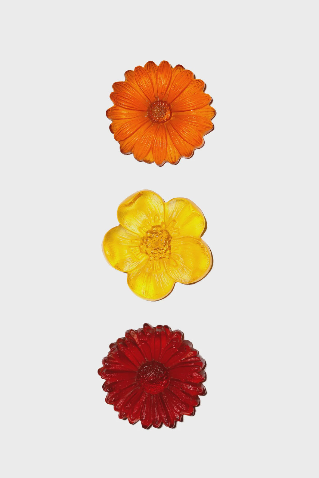 Garden Path Flower Set (by Luke Jacomb) Yellow Autumn Colours Set of 3 garden handblown glass mainstays is available in 20 colour combinations. Each set contains 1 Buttercup, 1 Daisy and 1 Marguerite. Rosies Gifts, Mosgiel, Dunedin