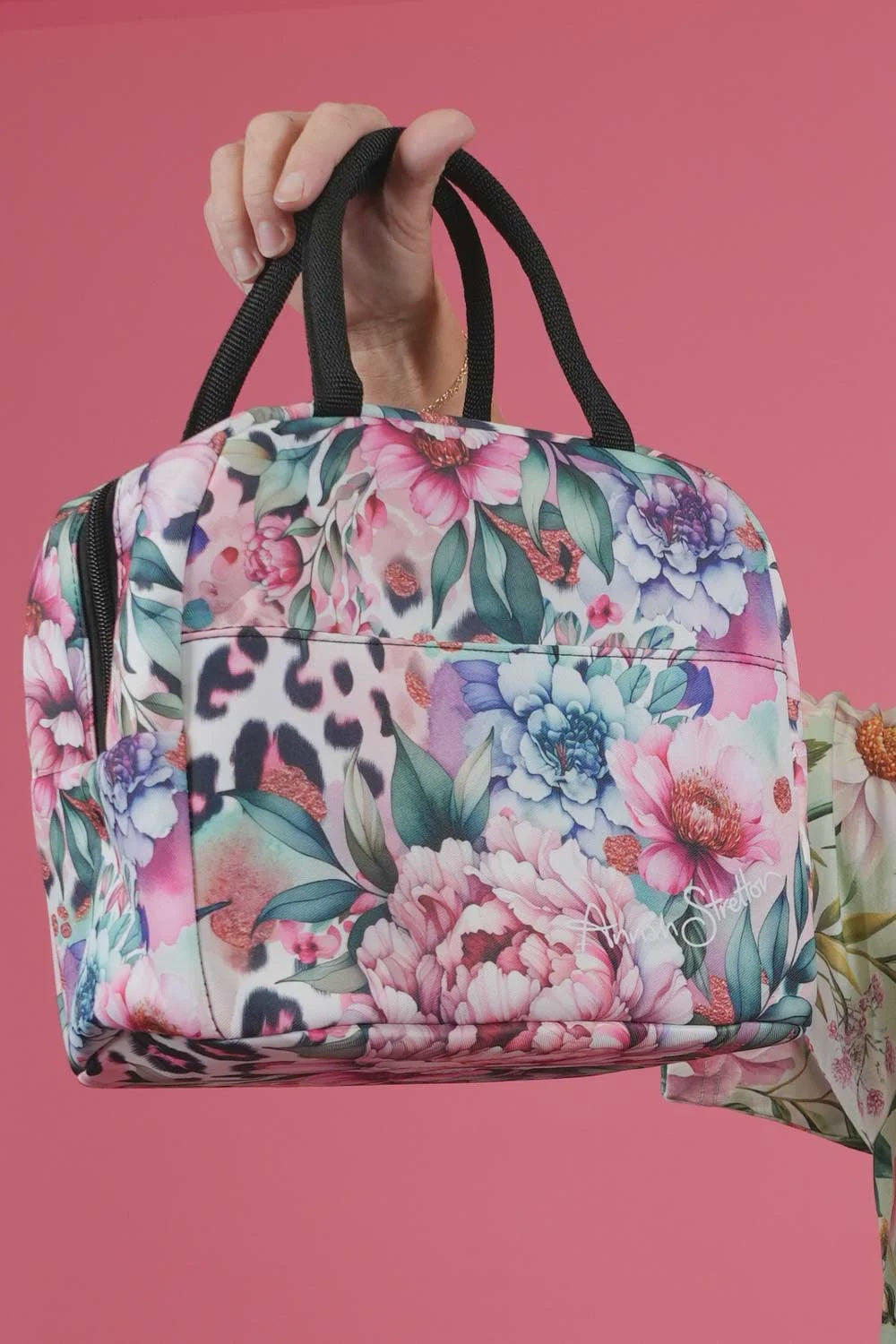 Feline Grace Insulated Travel Bag