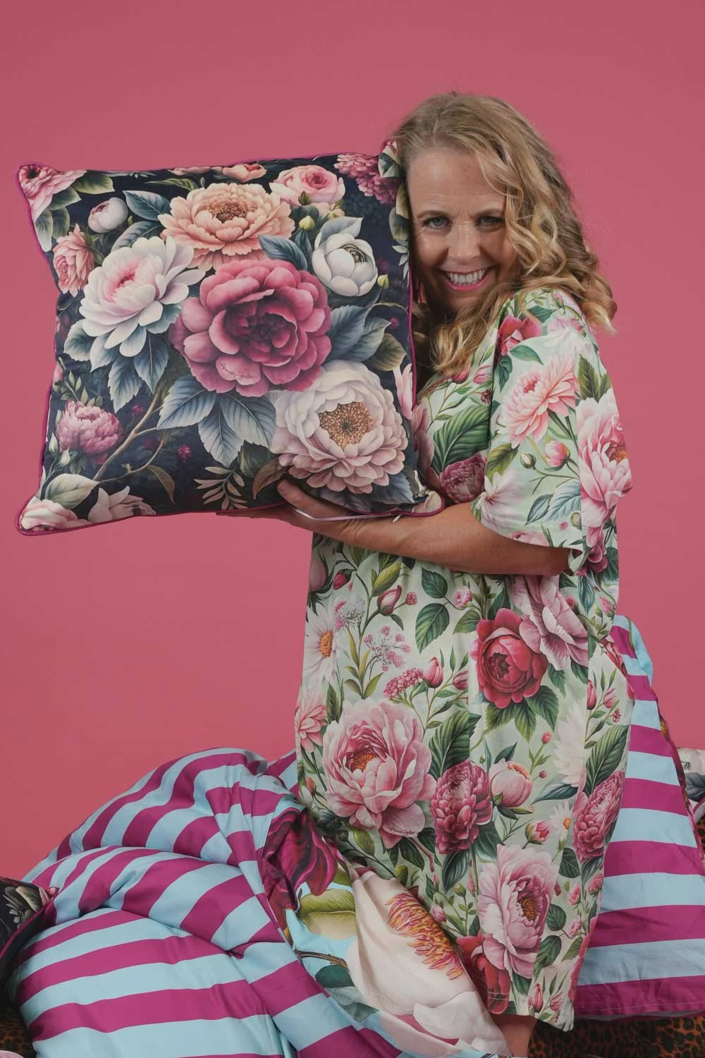 Velvet Cushion - Garden Huntress