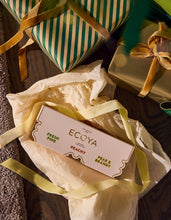 Mini Goldie Trio by Ecoya Unleash the magic of the festive season with our Mini Goldie Trio. Housed in a chic rigid box, the Mini Goldie Trio includes all three Holiday Collection fragrances, Fresh Pine, Pear & Brandy and Peachy. 