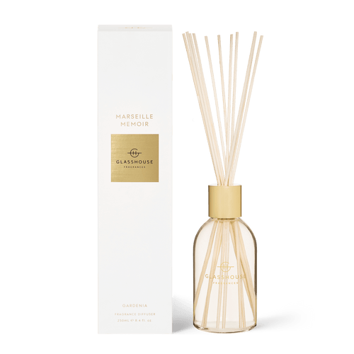 Glasshouse Fragrance GARDENIA 250mL Diffuser - Rosies Gifts Mosgiel, Dunedin. Neroli, gardenia and breezy apple blossom will have you thinking of the Cote d’Azur. Fragrance: Top Notes: Hyacinth, Neroli, Apple Blossom  Middle Notes: Gardenia, Carnation, Tuberose Base Notes: Sandalwood, Incense, Clove Bud 