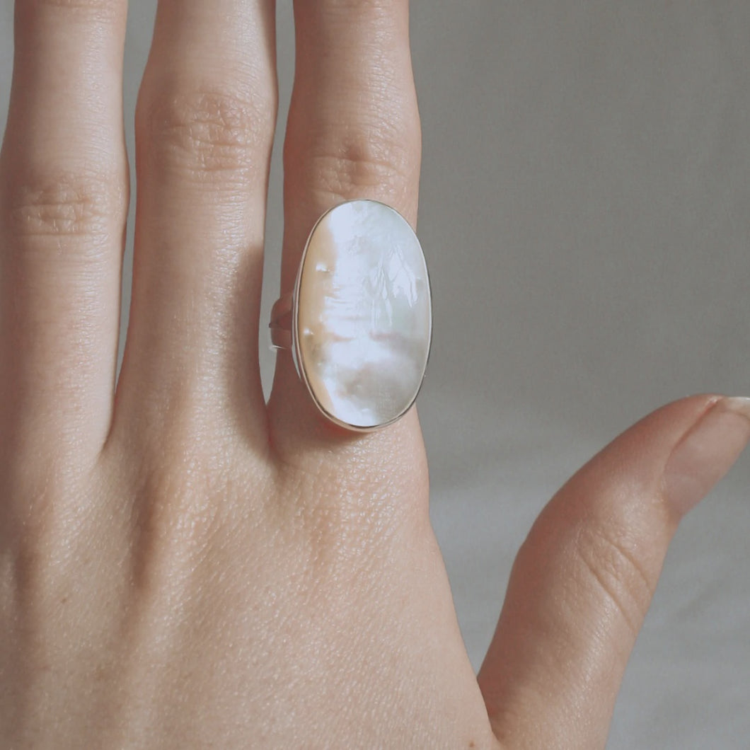 Mother of Pearl Oval Ring